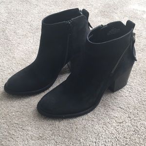 Blondo Waterproof Leather Booties 2.5” heel